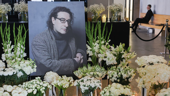 Бориса Юхананова похоронили на Троекуровском кладбище