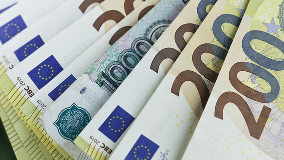 ЦБ: ослабление рубля в конце июля связано с ростом спроса на валюту от компаний