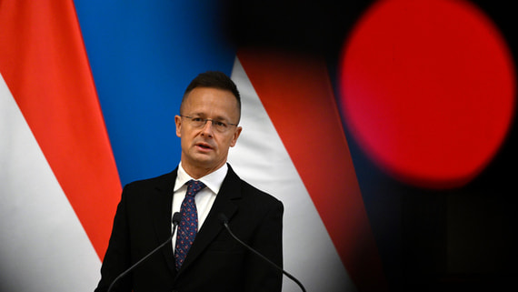 Сийярто: европейские лидеры пытаются помешать встрече Путина и Трампа