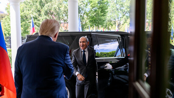 Пашинян рассказал Путину о его встрече с Трампом