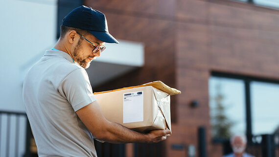 Спрос на курьеров начал снижаться