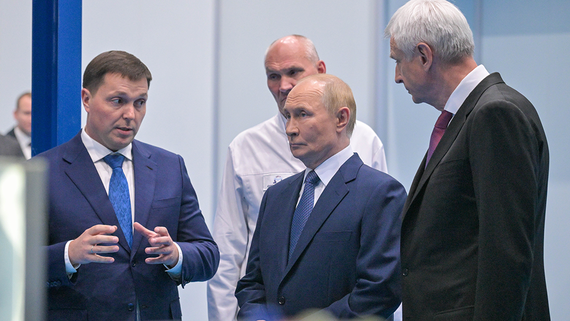 Путин провел совещание по вопросам развития Магадана