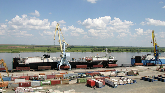 Судно получило повреждения в порту Оля в результате атаки БПЛА