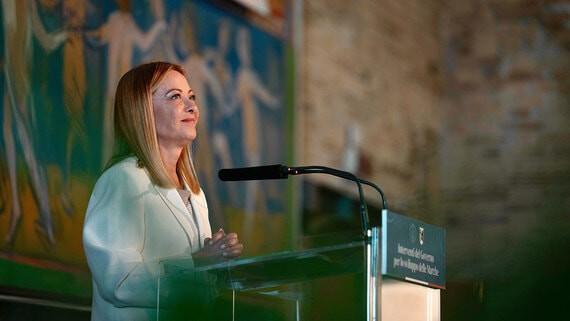 Corriere della Sera: Мелони отвергла идею Макрона о военных ЕС на Украине