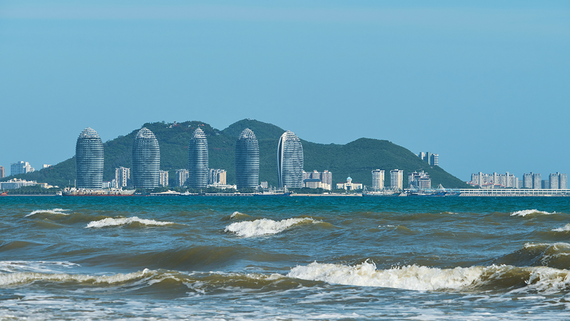 АТОР: застрявших в городе Санья российских туристов расселили по отелям