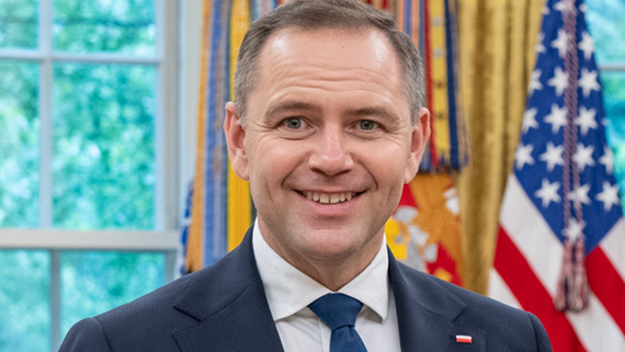 Навроцкий призвал ужесточить условия выдачи гражданства националистам из Украины