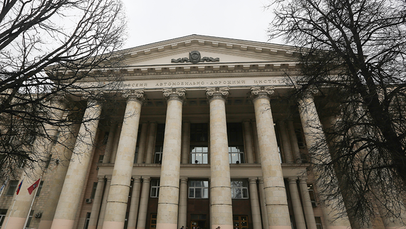 Рособрнадзор объявил предостережения 16 вузам