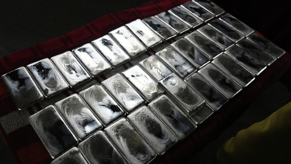 Стоимость серебра достигла максимума за 14 лет