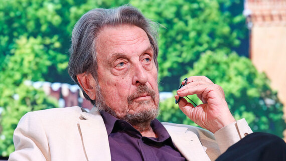 Отец Илона Маска поехал в Москву несмотря на то, что сын его отговаривал