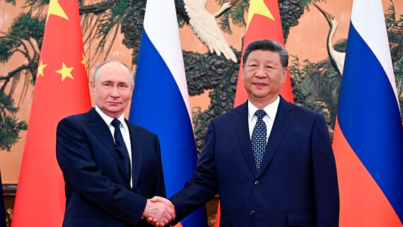 Беседа Путина и Си Цзиньпина продолжилась в узком составе в резиденции главы КНР