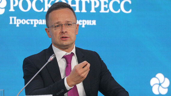 Сийярто назвал величайшим позором XXI века принудительную мобилизацию на Украине