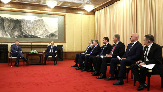 Фицо рассказал Зеленскому о своих контактах с Путиным в Китае