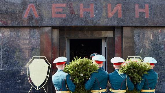Почти половина россиян не поддерживают перезахоронение Ленина и снос Мавзолея