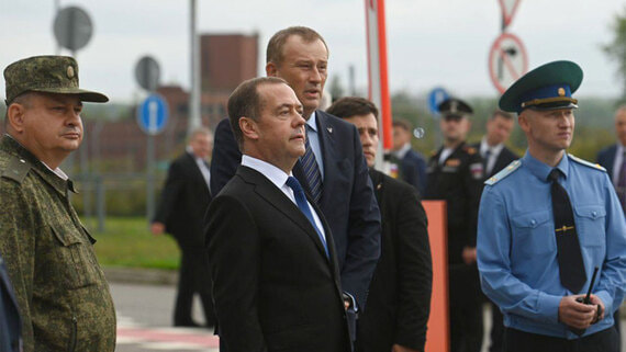 Медведев: Финляндия готовит плацдарм для нападения на Россию