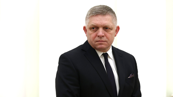 Фицо связал инцидент с дронами в Польше с поставками вооружений Украине