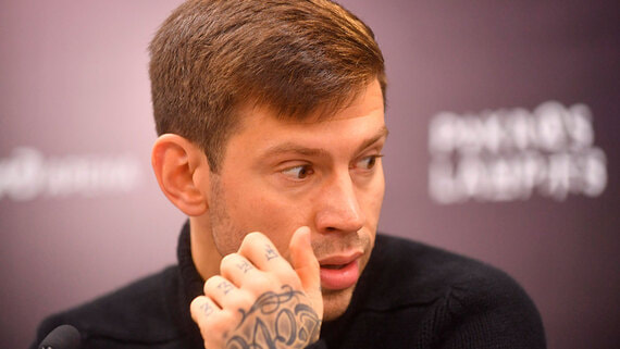 Футболисту Смолову избрали меру в виде обязательства о явке по делу о драке