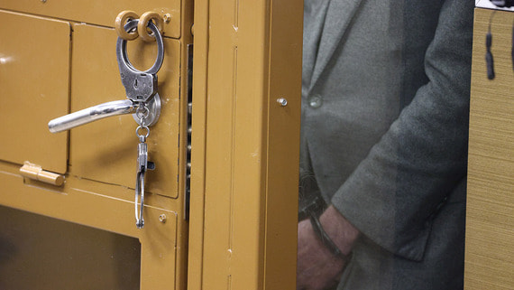 Мошенникам назначили до 14 лет за хищение средств с приложений умерших абонентов