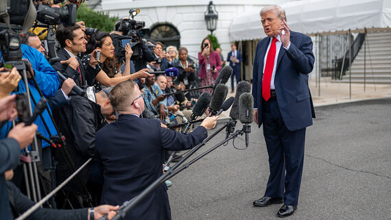 Трамп объявил о 100%-ных пошлинах на лекарства с 1 октября