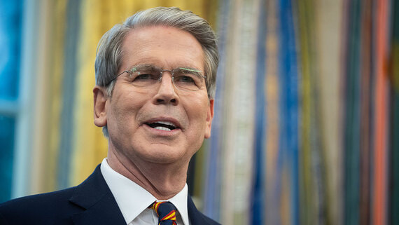 Бессент заявил о риске негативных последствий для ВВП США при шатдауне