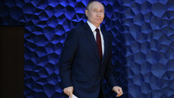 Путин поздравил педагогов с наступающим Днем учителя