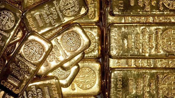 Стоимость фьючерса на золото достигла исторического максимума в $4050 за унцию