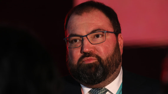 Шадаев: важно, чтобы Госуслуги не превратились во всепоглощающую черную дыру