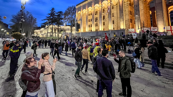 Парламент Греции одобрил закон о введении 13-часового рабочего дня