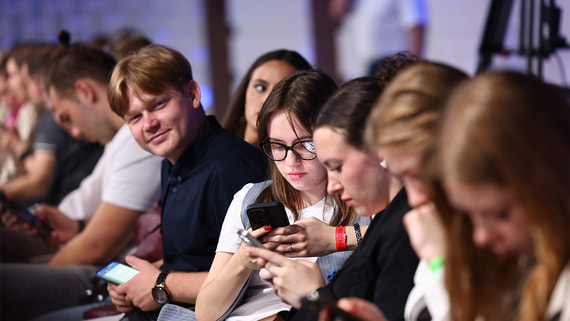 Max запустил хакатон для студентов по созданию чат-ботов и приложений