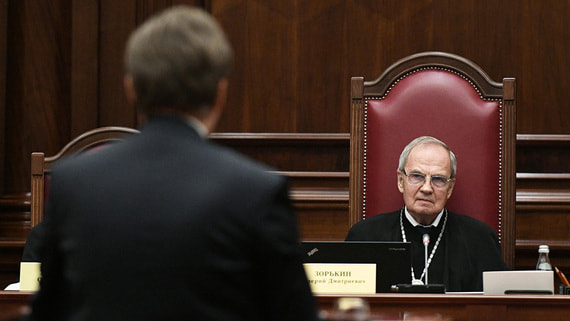 Конституционный суд изучит вопрос депутатского конфликта интересов