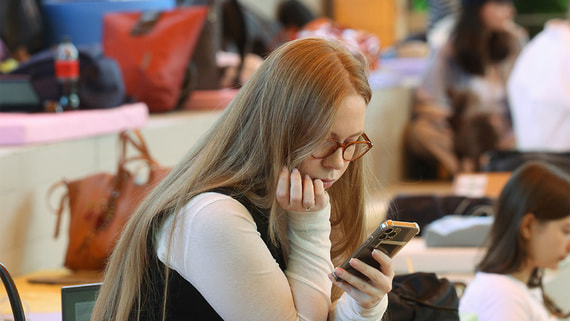 МВД предупредило о новой схеме мошенников с «ошибочными переводами» на карты