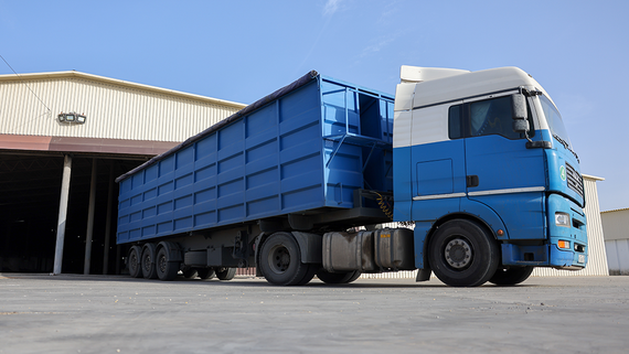 В Армению впервые за 35 лет доставлен груз через Азербайджан