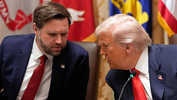 Шотландия требует от Лондона вернуть 26 млн фунтов за охрану Трампа и Вэнса