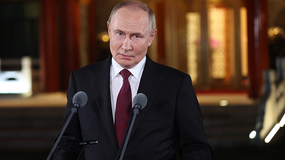 Путин о санкциях США: уважающая себя страна ничего не делает под давлением