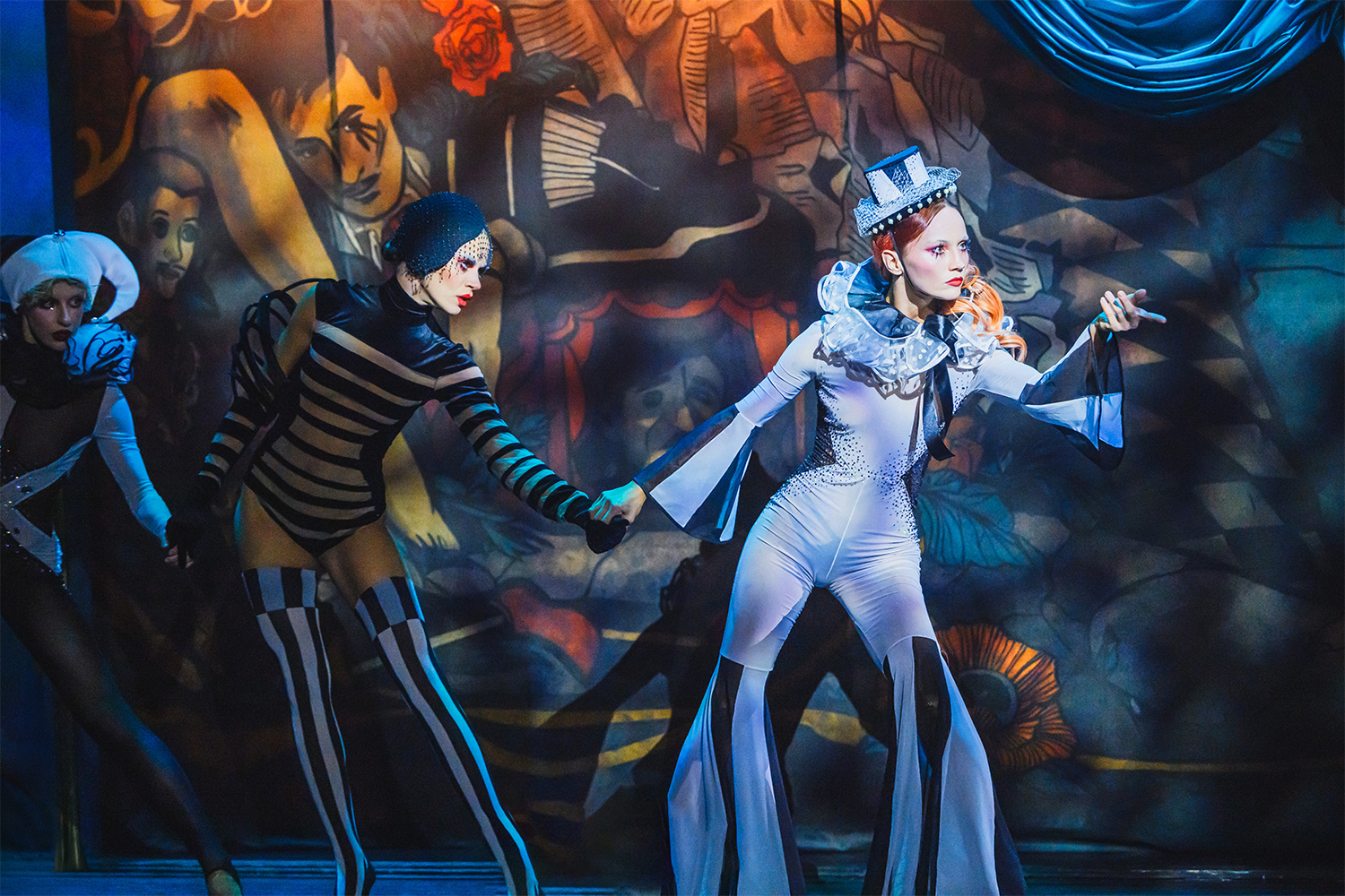 Театр Crave представил свое пятое шоу «Абракадабра»