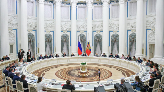 Главные заявления Путина на заседании Совета по демографии