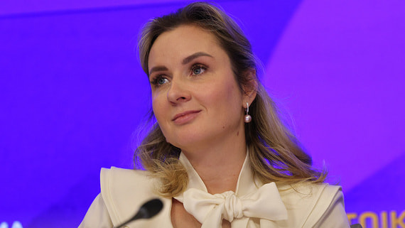 Львова-Белова предложила обеспечить досрочный выход на пенсию многодетным отцам