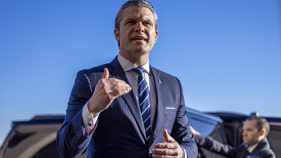 Глава Пентагона: США нанесли три удара по судам наркокартеля