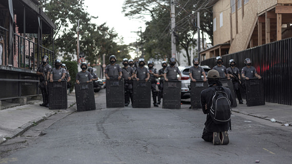 При операции против преступных группировок в Бразилии погибли 20 человек