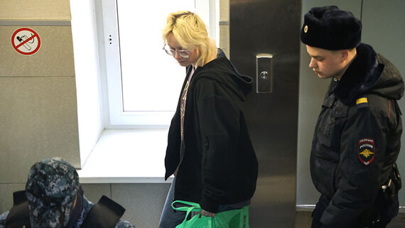 Петербургский суд оштрафовал уличную певицу Наоко на 30 000 рублей