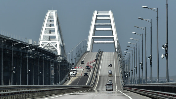 Запрет на проезд электромобилей по Крымскому мосту объяснили мерами безопасности