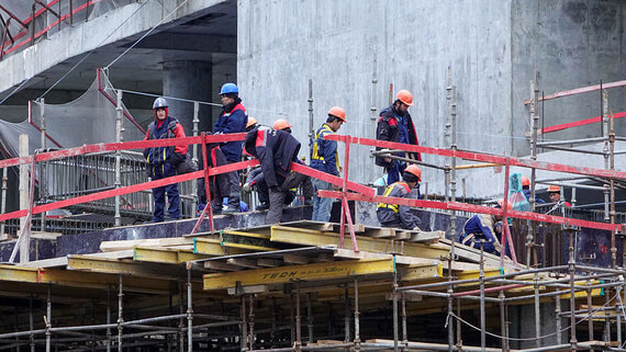 Мосгордума поддержала повышение стоимости патентов для мигрантов до 10 000 рублей