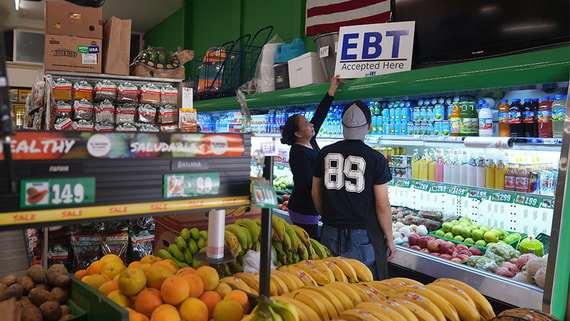 Более 40 млн американцев могут не получить талоны на еду по программе SNAP