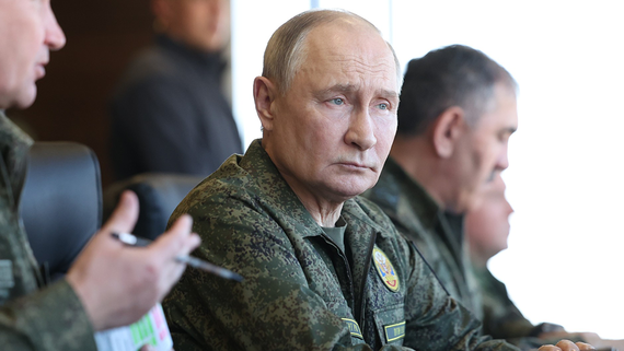 Путин поручил ведомствам подготовить предложения о начале ядерных испытаний