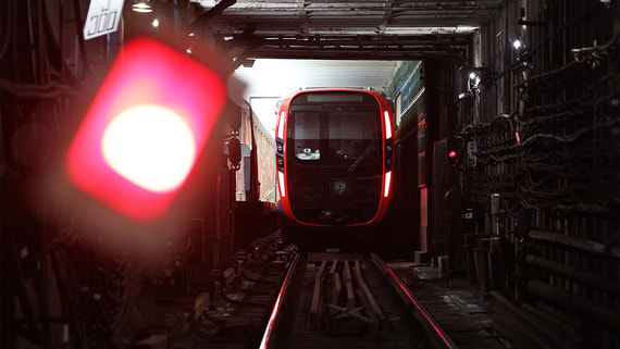 В метро Москвы задержали проникших в тоннель ради фото мужчин