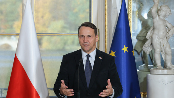 Сикорский заявил, что его прослушивали с помощью ПО Pegasus