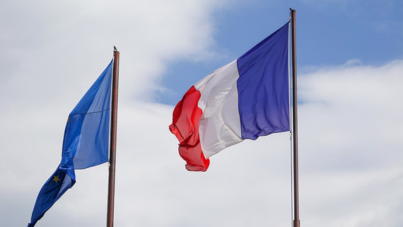 Посольство Франции назвало безосновательными сообщения об ограничениях в визах