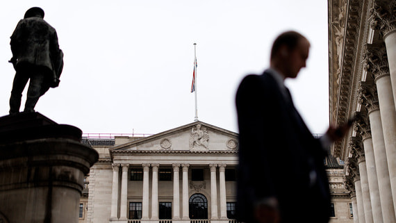 Банк Англии во второй раз оставил ключевую ставку на уровне 4%