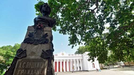 В Одессе не будут сносить памятник Пушкину из-за статуса ЮНЕСКО