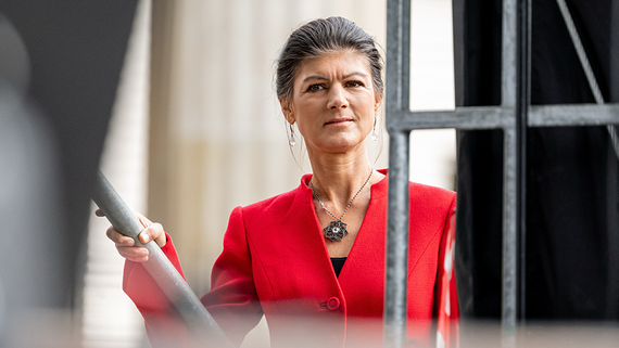 Сара Вагенкнехт заявила об уходе с поста председателя партии BSW - свежие новости на Toplenta