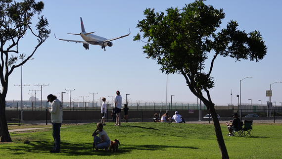 Трамп рекомендовал премии в $10 000 для работающих авиадиспетчеров в США